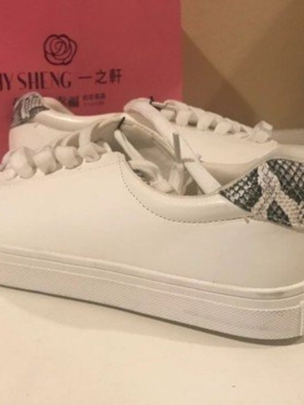 H&M White Snakeskin print Sneakers Laceup Shoes Trainers Size 9.5